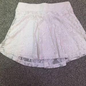 Super cute white mini skirt